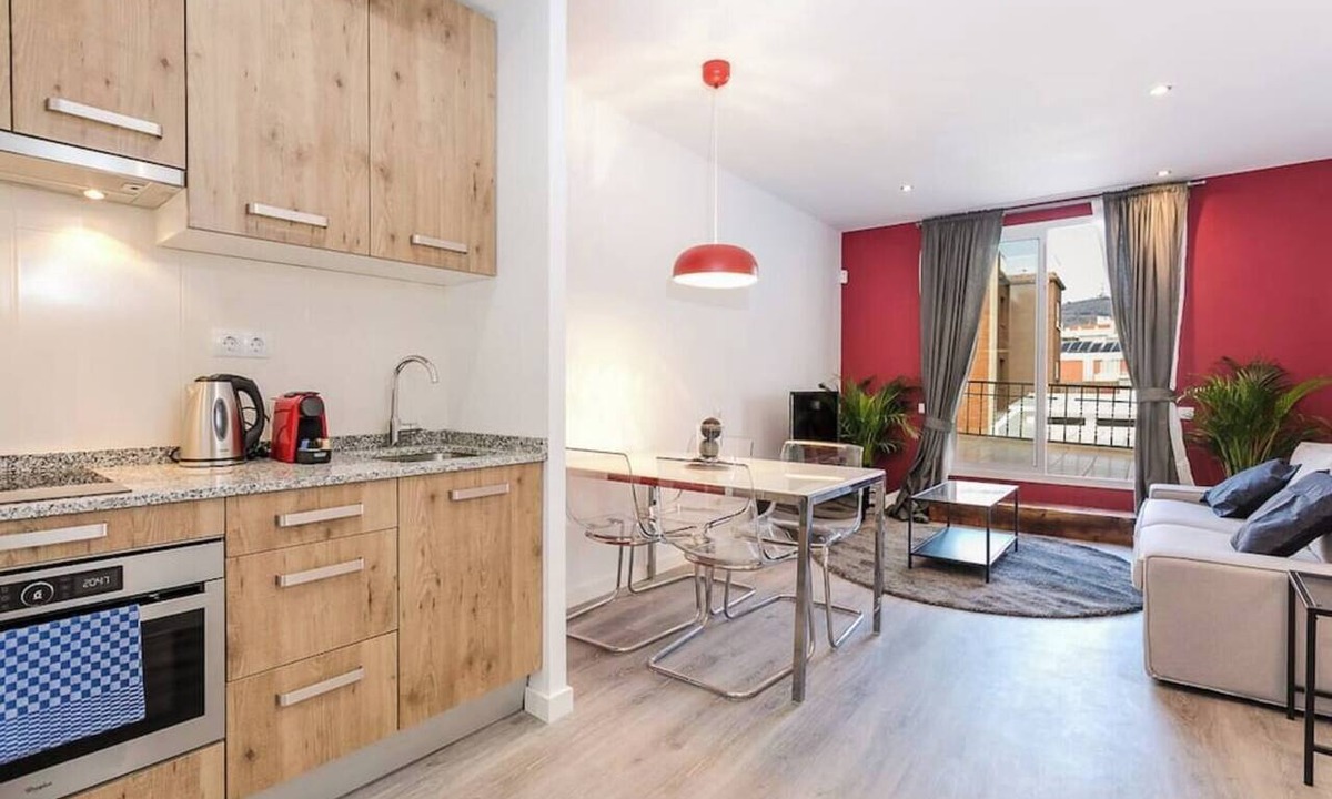 Collblanc y La Torrassa Apartment | Elegant and luxurious interior designed apartment, perfect for those who are in search of the finer things in life.