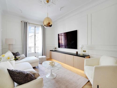 Quartier de la Plaine-de-Monceaux Apartment | Elegant A C Apt 2BR 6P Paris 17th Monceau