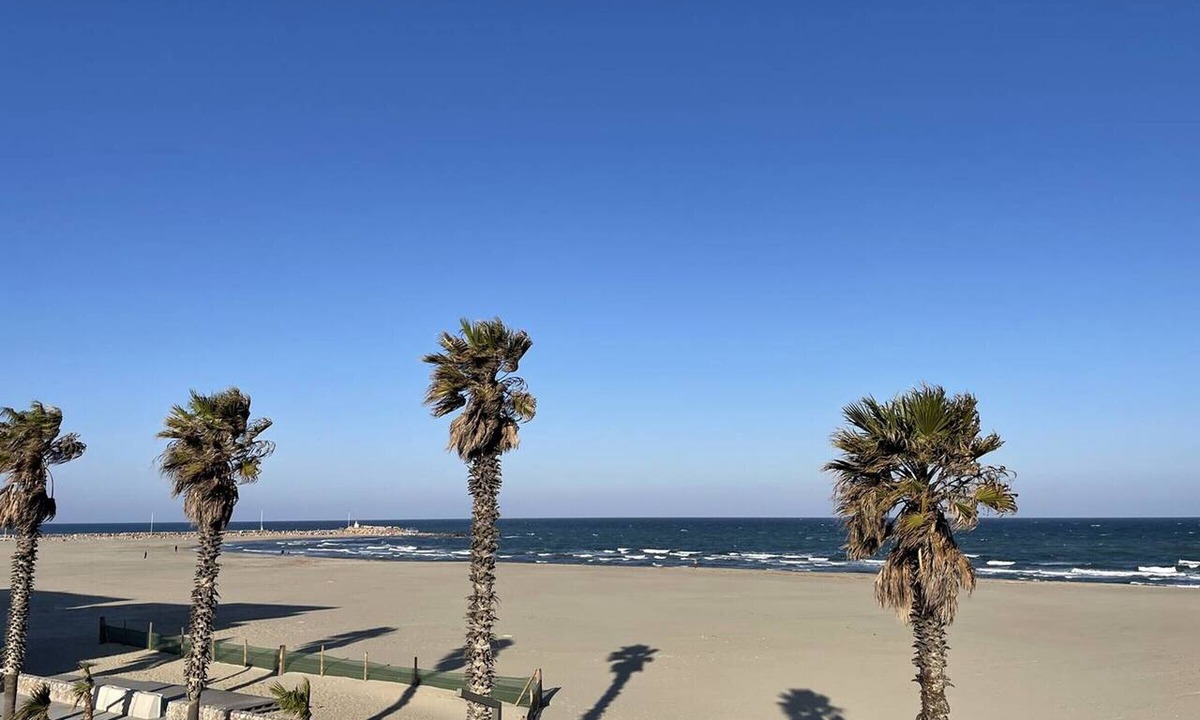 La Jetee Apartment | Elegant Renovated T3, Balcony Sea View, WIFI, Parking