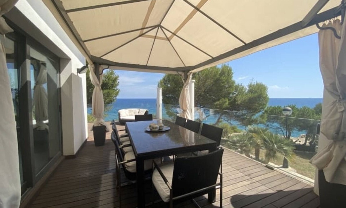 Torredembarra Villa | Elegant Villa in Torredembarra with Sea View