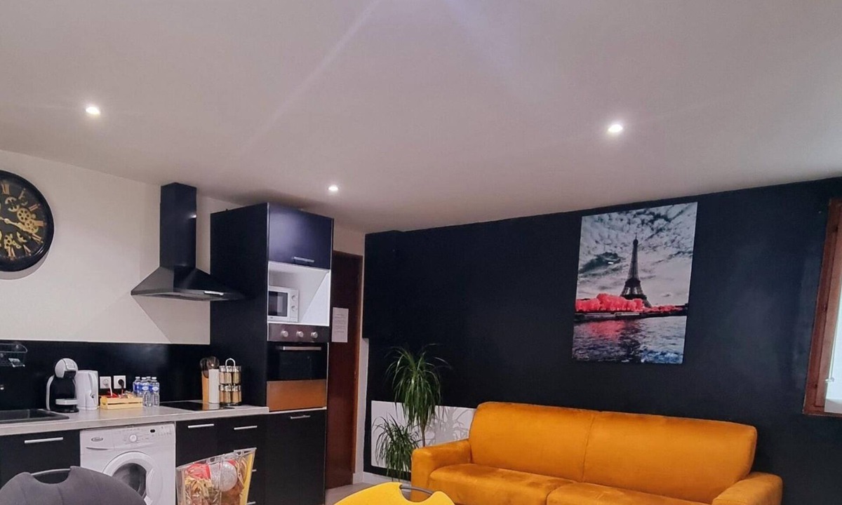 Noisy-le-Grand Apartment | Escape between Paris, Disneyland and the banks of the Marne