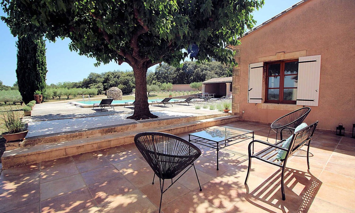 Noves House | Exceptional landhouse in Noves, none opposite, large pool, Alpilles.