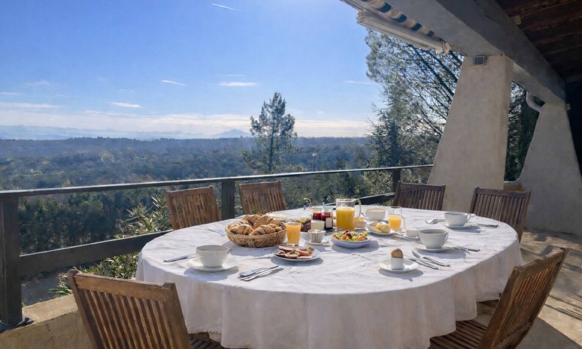 Salazac House | EXCEPTIONAL VIEW of Mt. Ventoux, between the Ardèche Gorges and the Cèze Valley