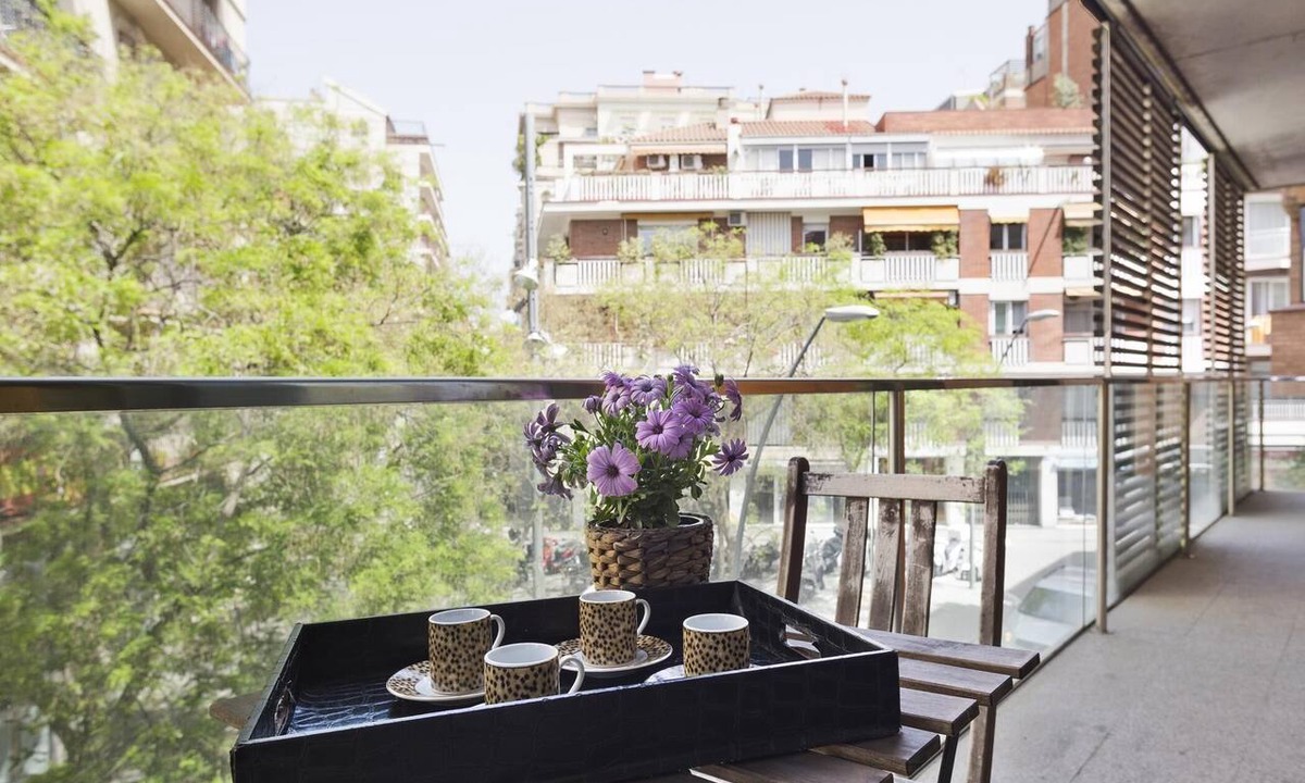Sant Gervasi Apartment | Executive Apartment for Corporate Groups of 6