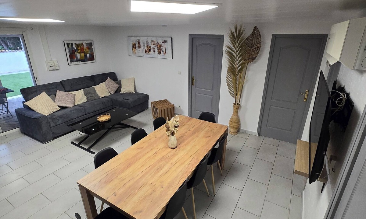 Sainte-Marie-la-Mer Apartment | Family getaway near the sea