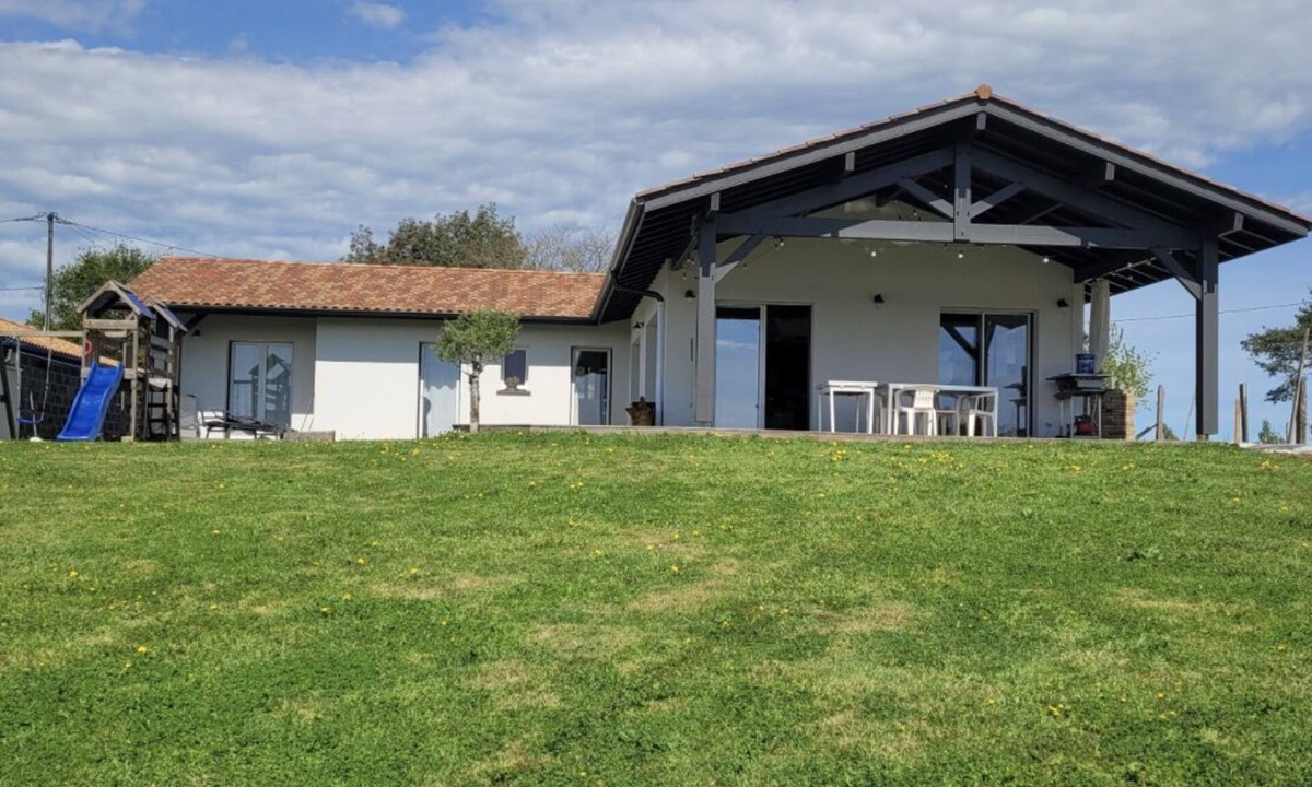 Urcuit House | Family home near Bayonne