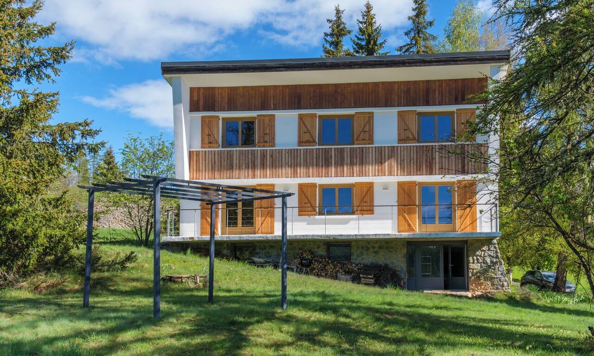 Beuil House | Family home with large garden, mountain views 2km from Valberg