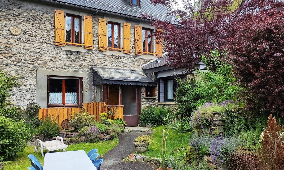 Estarvielle House | Family house sleeps 8 near Loudenvielle/. balnea