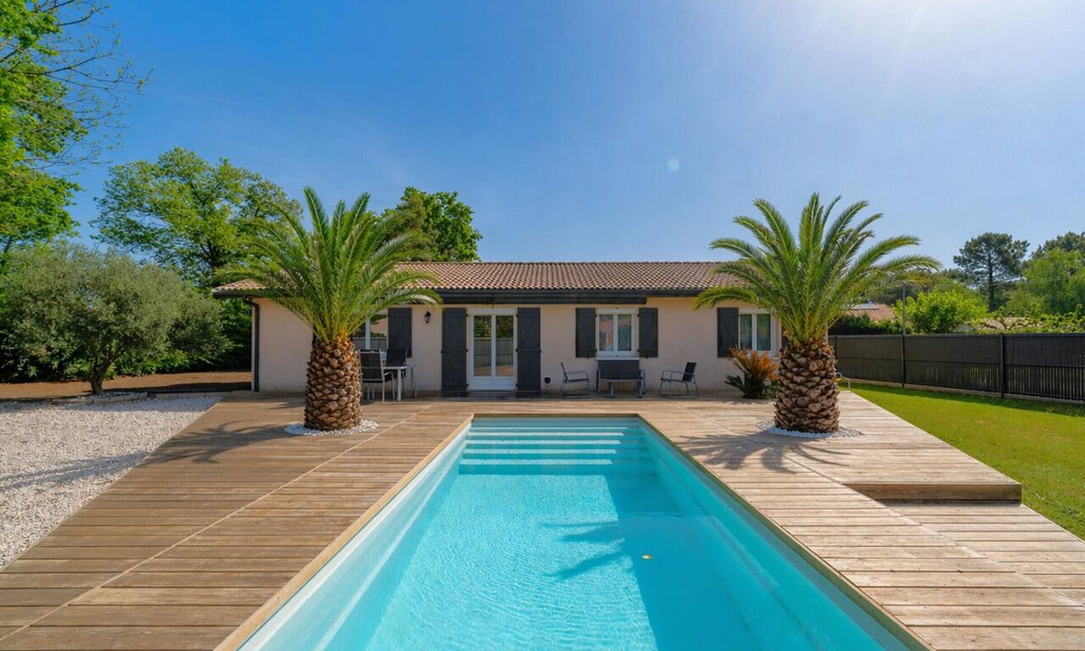 Parentis-en-Born House | Family house with pool - 6 guests