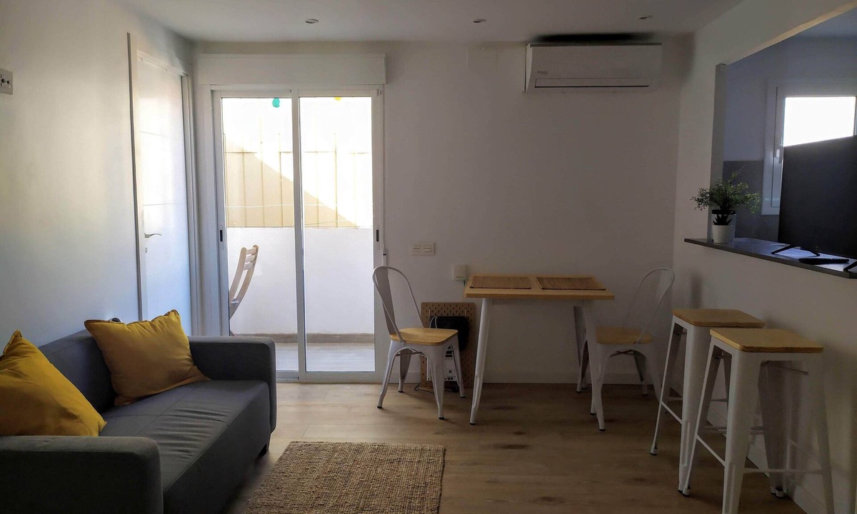 Cornella de Llobregat Apartment | Feel Welcome Barcelona #1 Smart Flat