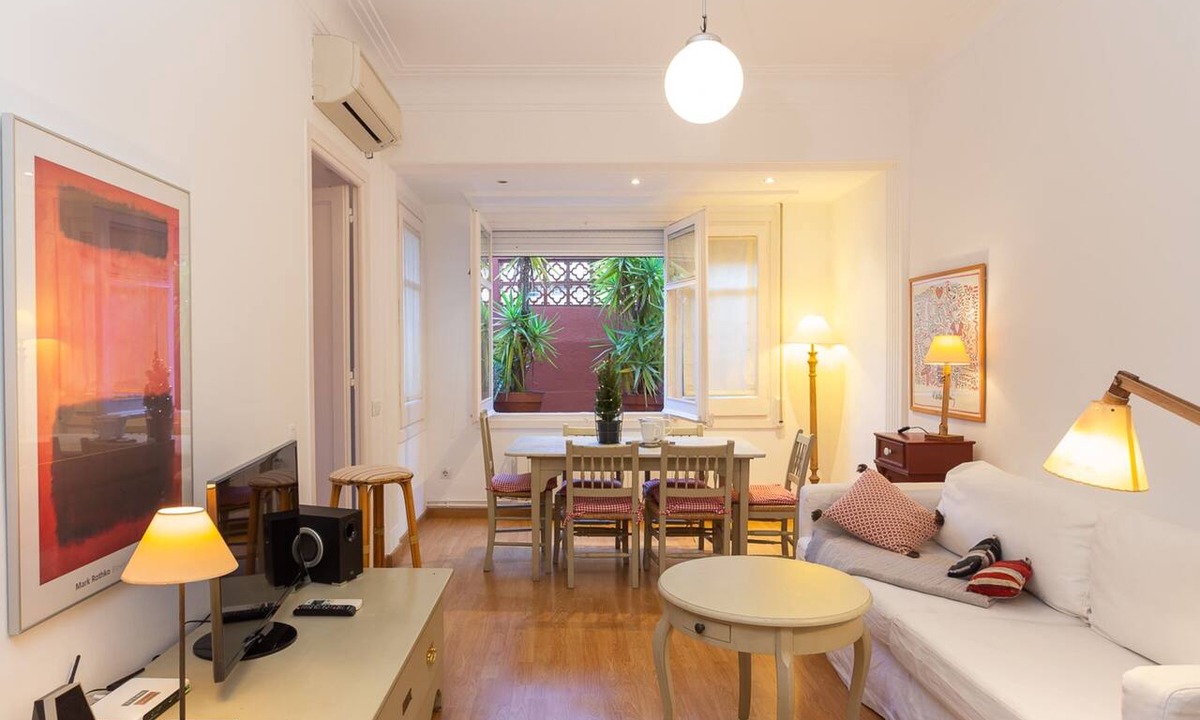 La Nova Esquerra de l'Eixample Apartment | Filmoteca Sarria 1- wifi, quiet, bright & comfi