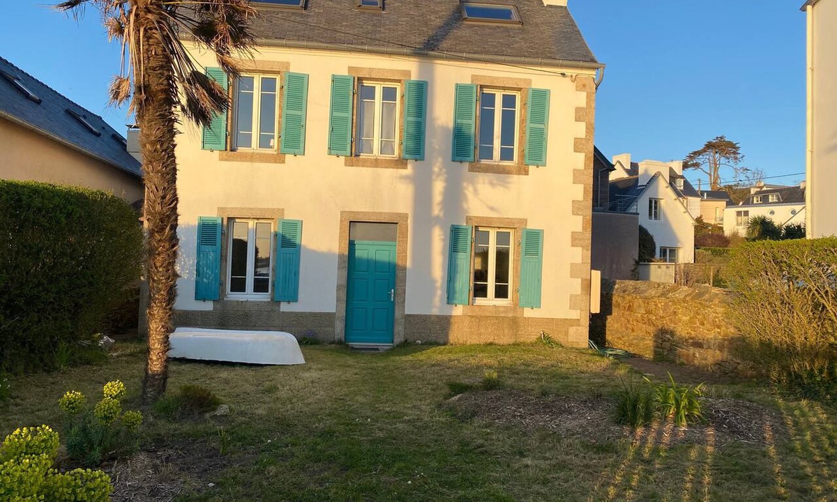 Carantec House | Fisherman’s House Facing the Sea with Ocean View and Direct Beach Access – Carantec, Baie de Morlaix