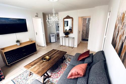 Yves Farge - Le Fleuve Apartment | Flat Lyon 7