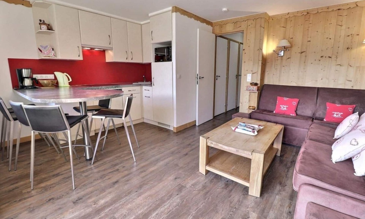Meribel-Mottaret Apartment | Floor -2, view mountain, balcony, 37m², Méribel-Mottaret