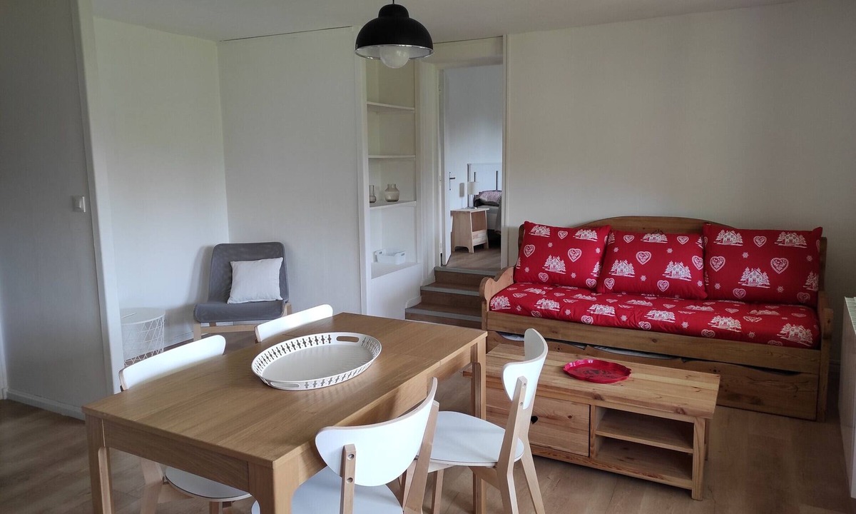 Autrans Apartment | Charming renovated apartment 47m², 4 pers, near slopes, parking, WiFi