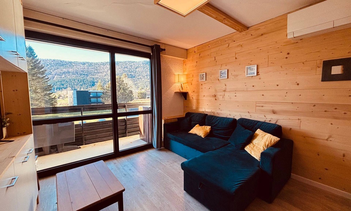 Autrans Apartment | Renovated 3-star apartment, balcony, ski nearby
