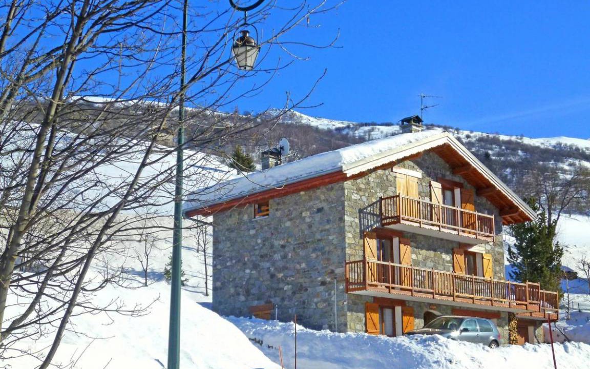 Praranger Ski Chalet | 210 m² Chalet ∙ 6 bedrooms ∙ 15 guests