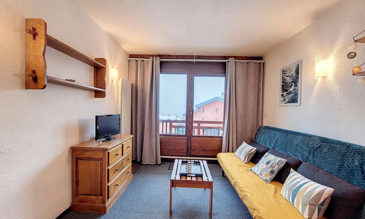 La Rosiere Apartment | Functional studio near slopes and shops, balcony and mountain corner