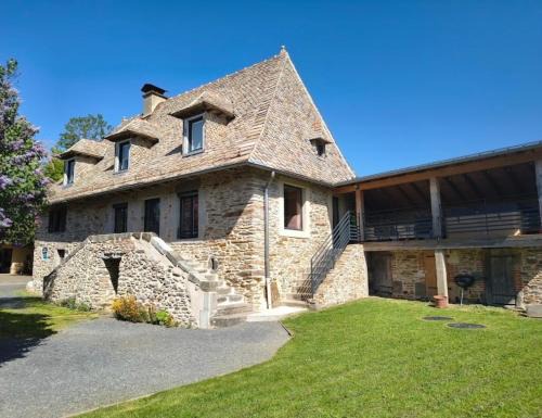 Arpajon-sur-Cere House | Gîte 8 pers avec spa et jardin proximité Aurillac