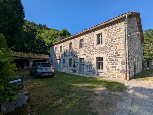 Saint-Arcons-de-Barges House | Gîte de caractère rénové, jusqu'à 10 pers., jardin privé, Haute-Loire - FR-1-582-534