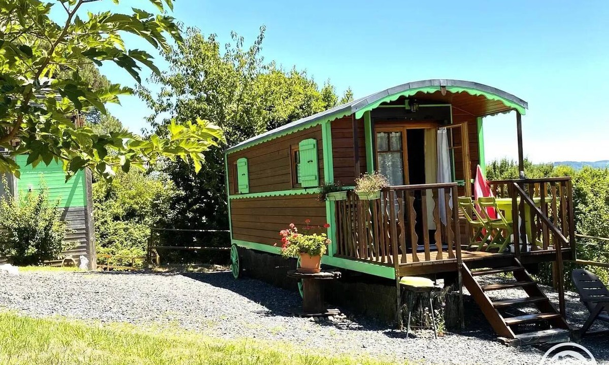 Cublac Villa | Gîte de France (sleeps 4)