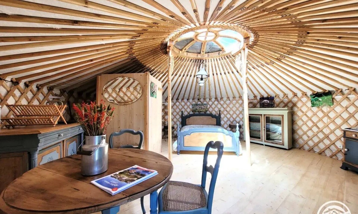 Rosiers (chasteaux) Villa | Gîte de France The joulebois yurt - Gite de France 2 people