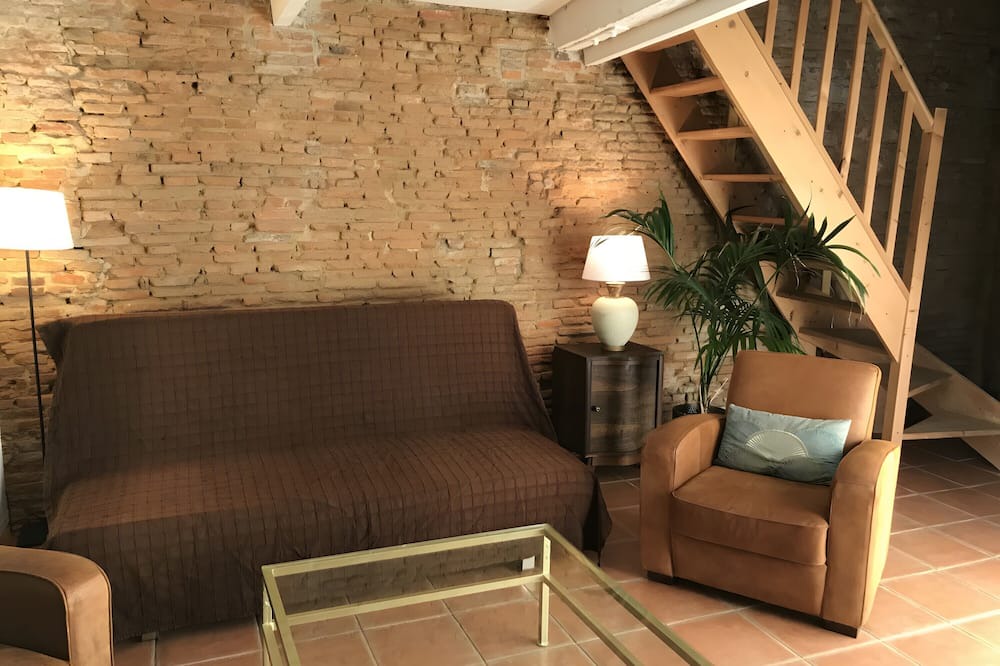 Varennes House | Gîte de l'olivier – Château des Varennes: 6 Guests, Pool, Garden, Horseback Rides