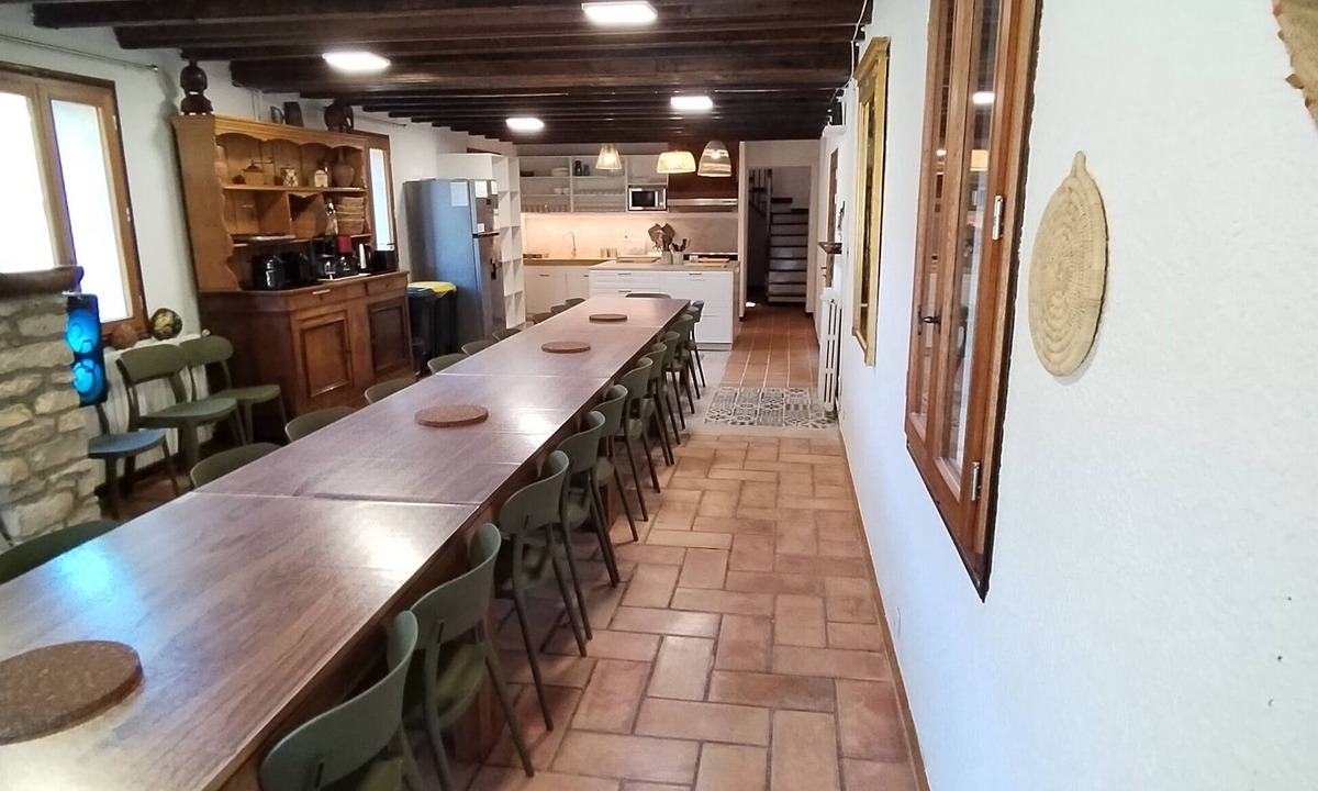 Saint-Andre-de-Majencoules Cottage | Gîte de groupe de la Source du Villaret (sleeps 25 - Great Hall)