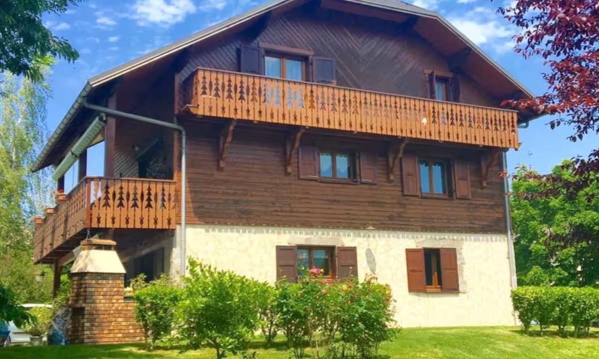 Hauteville Apartment | Gîte l'erablière – 4 guests, mountain views, peaceful village