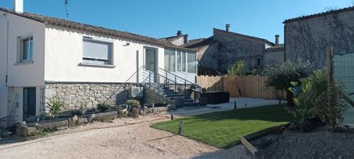 Lagorce House | Gîte L'Olivier - Piscine partagée