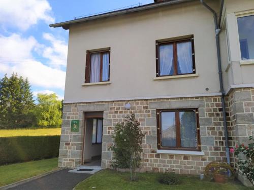 Saint-Alban-sur-Limagnole House | Gîte le toura 2/4 personnes