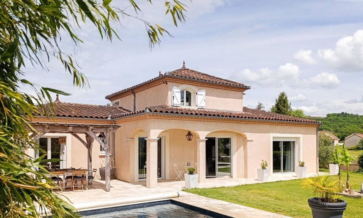 Puybrun House | Gîtes de France® - Lyna's Villa