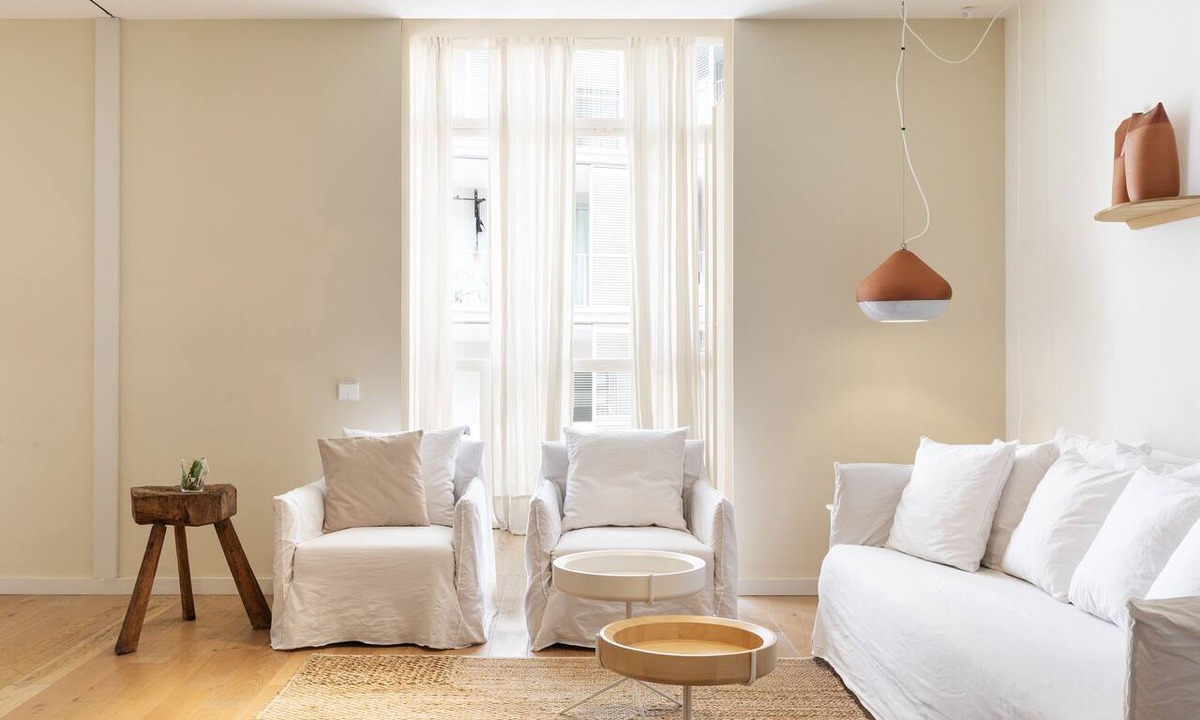 Eixample Apartment | Ghost - Quiet 2 Bed. 2 Bath. Apartment