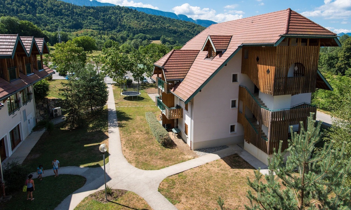 Giez Apartment | Giez | Studio for 4 + 2 Pools On-Site!