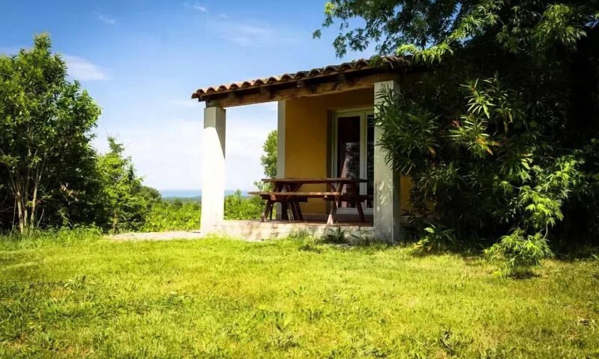 Grospierres Villa | Gîte - 50m² - 2 bedrooms with garden sleeps 8