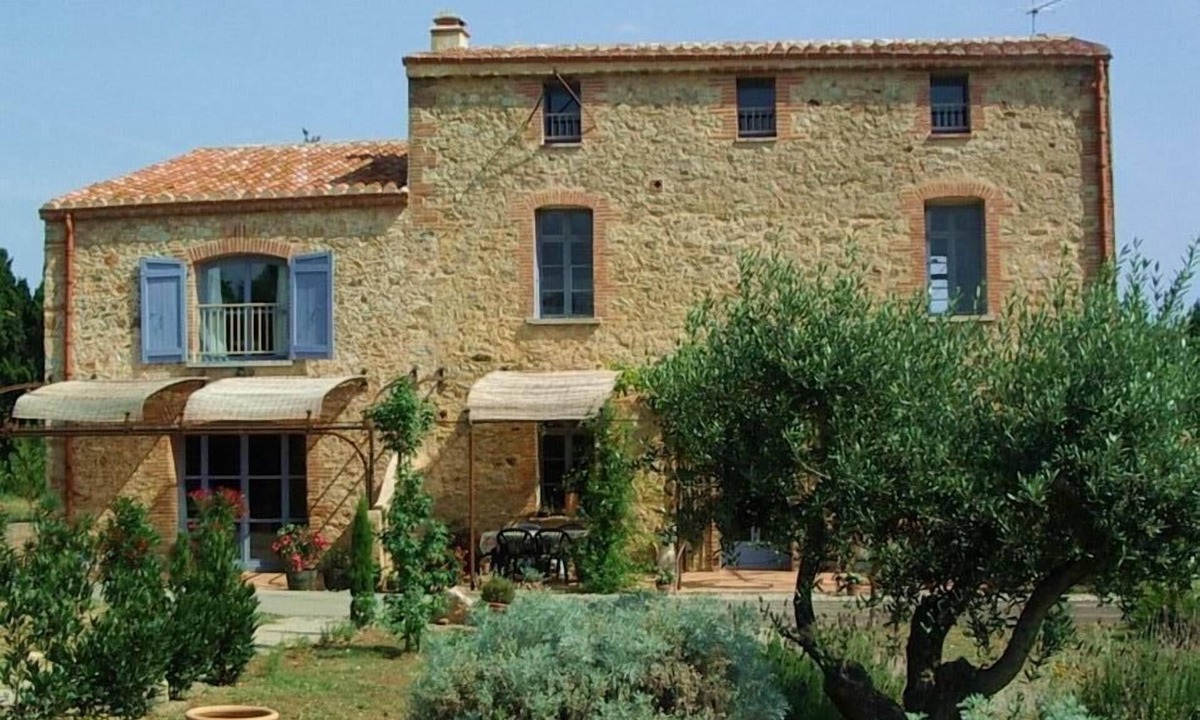 Camelas Cottage | GITE air-conditioned near Perpignan, maxi 9 Pers, Garden with trees, Swimming pool 5x10, wifi