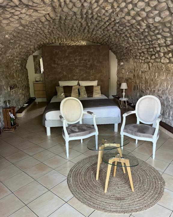 Aubenas Bed & Breakfast | GITE DE LA CAPPELLA - CHAMBRE D'HÔTES A VOLTA