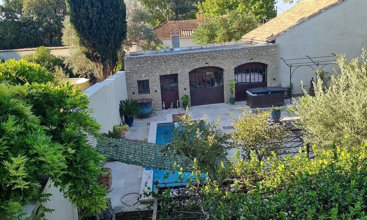 Violes House | Gite in the Vines Abtrus