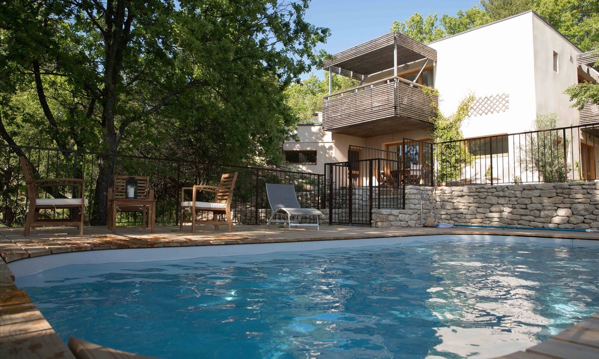 Saint-Saturnin-les-Apt House | Gîte "La Source" surrounded by nature and offering beautiful living spaces