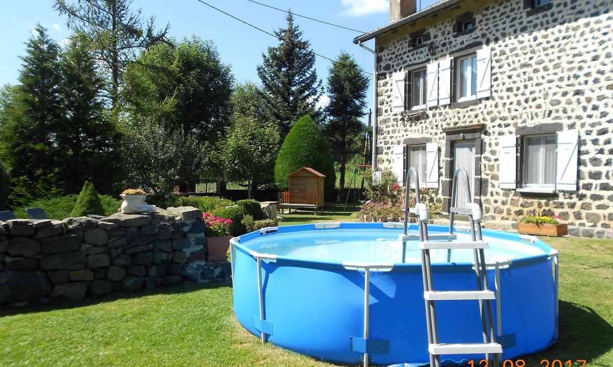 Alleyrac House | Gite, quiet, crossroads of hiking, auvergne, family or retirement group