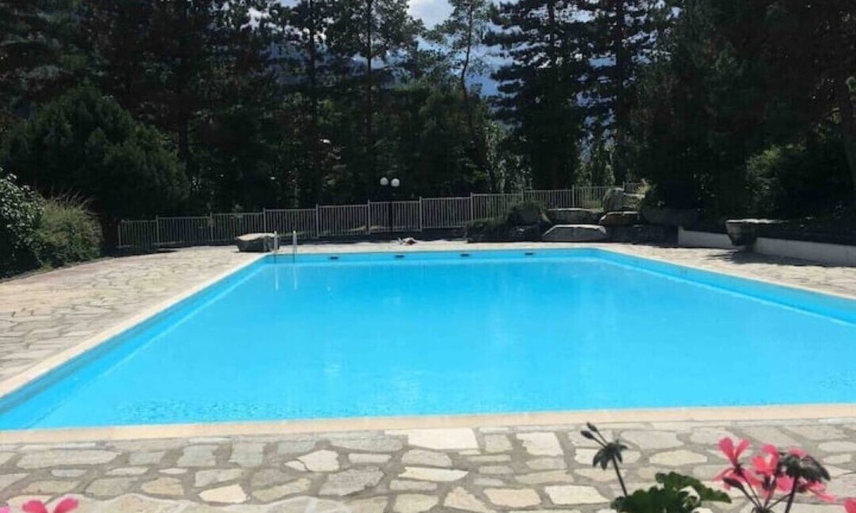 Bourg-Saint-Maurice Apartment | Glieres Bourg Saint Maurice studio with pool