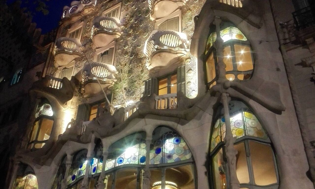 Sant Antoni Apartment | GORGEOUS CITY CENTER! by Ramblas and Passeig de Gracia!