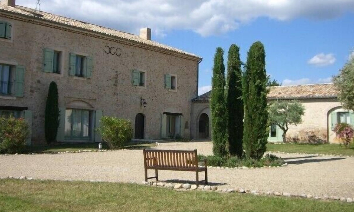 Brunet Apartment | Grand Logisson on the Valensole plateau
