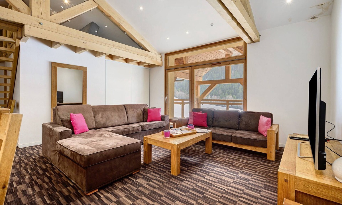 Nancroit Apartment | 'Grand Renard' Duplex Apartment with Mountain View, Balcony and Wi-Fi