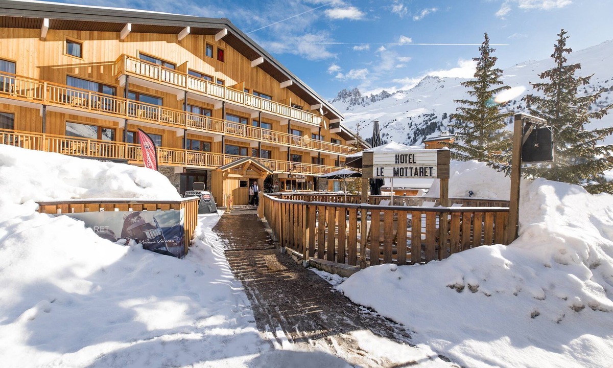 Meribel-Mottaret Hotel | Grande Chambre Ski Aux Pieds | Jacuzzi extérieur!