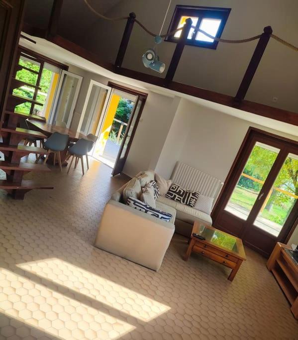 Saint-Romain-de-Jalionas House | Grande et agréable maison pour 5 à 10 personnes