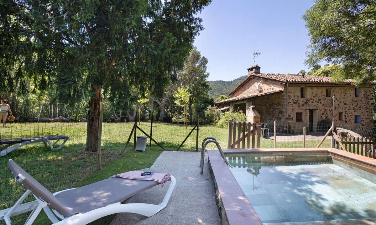 Sant Joan les Fonts House | Granota de Mas Violella Country House: Natural Park, Views, Pool & Wi-Fi