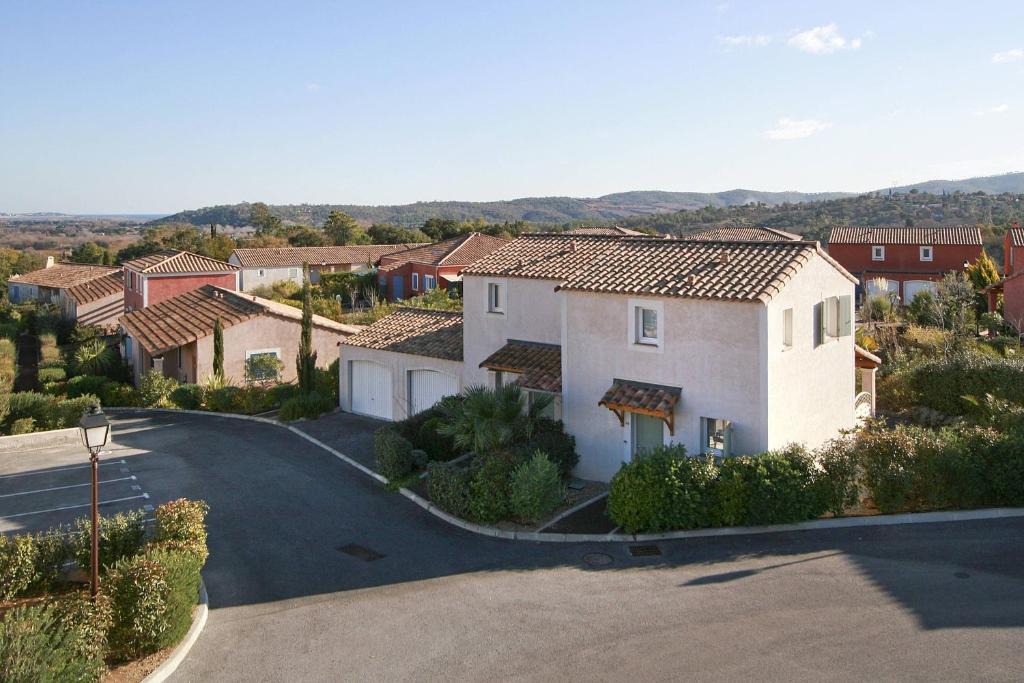 La Rouviere House | Green Village 80