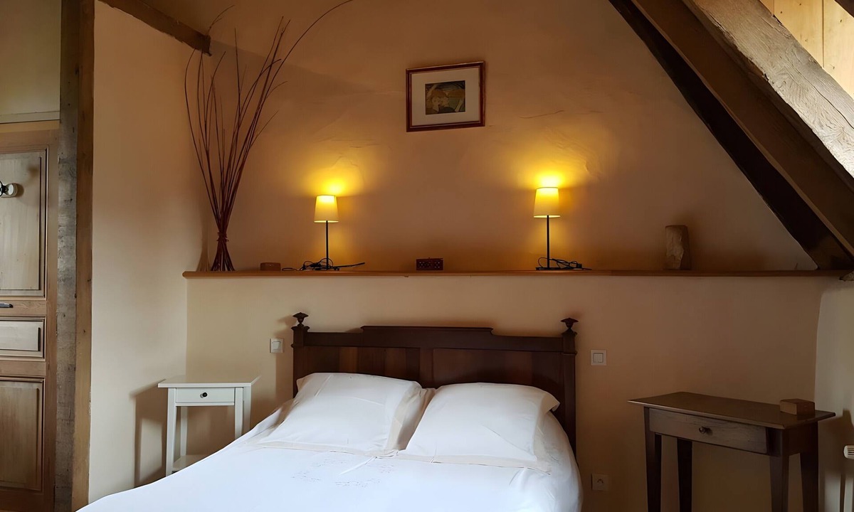 Anglars-Saint-Felix Bed & Breakfast | Guest Room “La Grange De La Bonaurie - Sienne” with Shared Terrace, Garden, and Wi-Fi