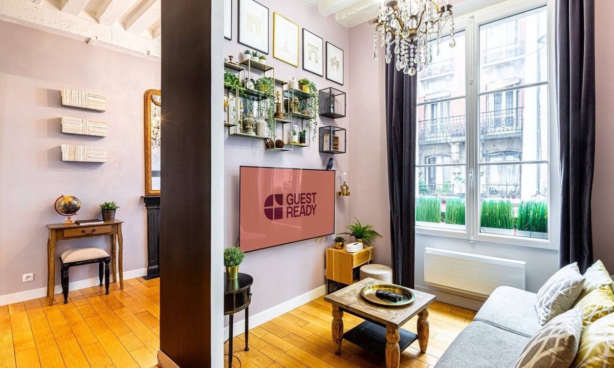 Les Halles Apartment | GuestReady - Artisan Style Stay in Paris' Heart